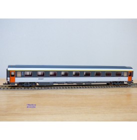 ROCO 44667,  voiture UIC 1 ére classe  dite Corail  neuf   BO