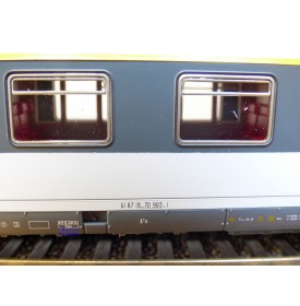ROCO 44667,  voiture UIC 1 ére classe  dite Corail  neuf   BO