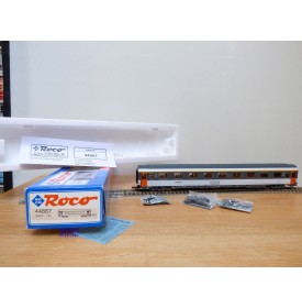 ROCO 44667,  voiture UIC 1 ére classe  dite Corail  neuf   BO