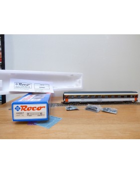 ROCO 44667,  voiture UIC 1 ére classe  dite Corail  neuf   BO