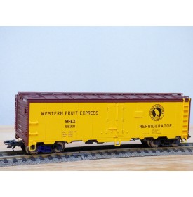 TRIX  24902-12 , wagon couvert réfrigérant ( reefer )   Western Fruit Express   GN   Neuf    BO