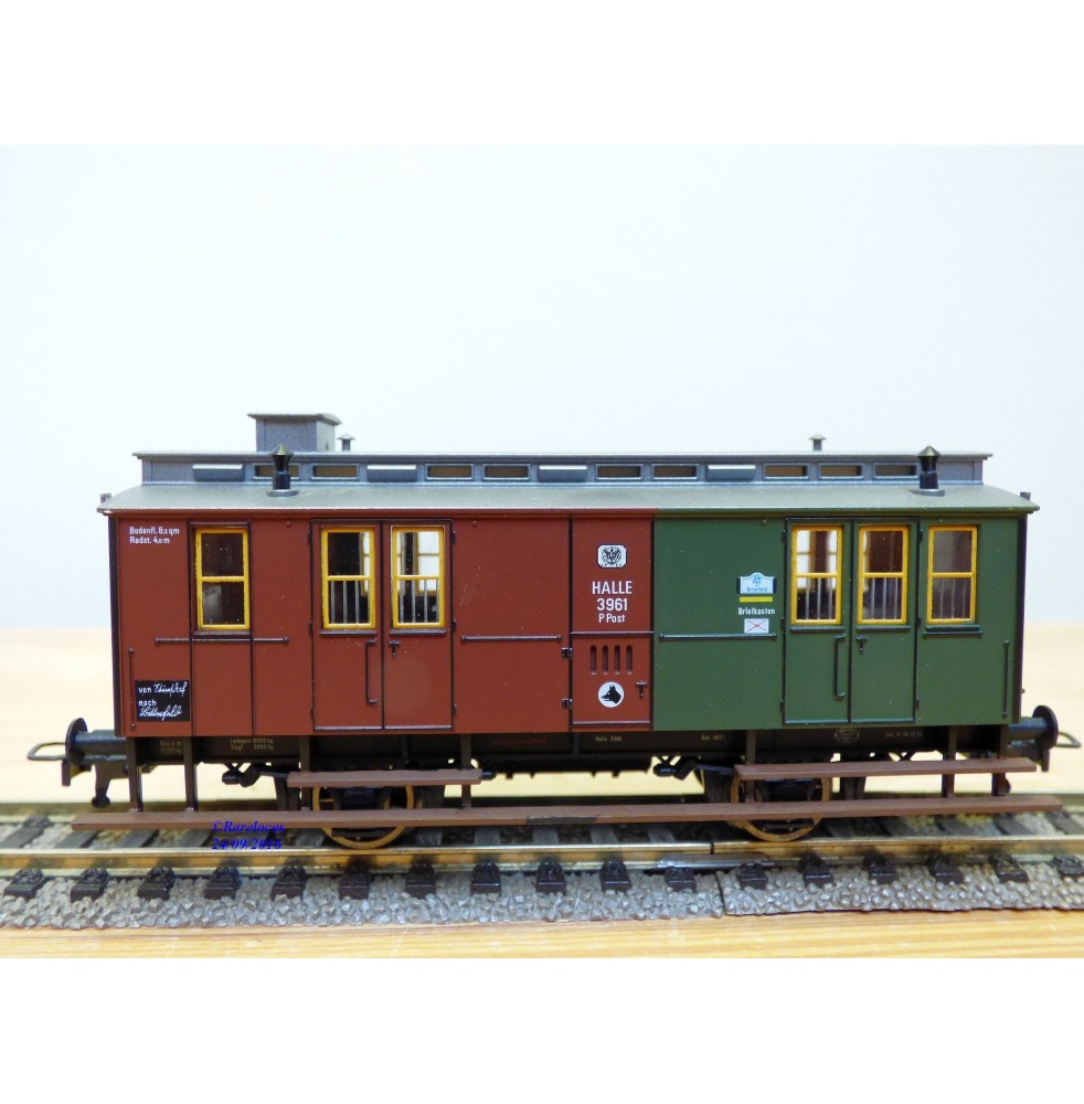 FLEISCHMANN 5825, fourgon postal ancien  à  2   essieux   mixte de 2 / 3  Kl.  N° 3801   KPEV    BO 
