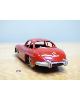 QUIRALU ( vrai, made in France ), Mercedes  SL papillon rouge