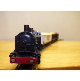 JOUEF  ??? Mecanic Trafic , rare coffret mécanique 1 loco, 3 wagons et 3 autos   SNCF     BO