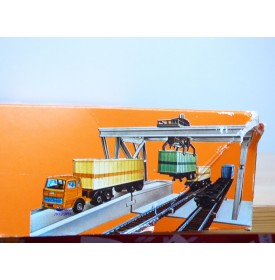 Lima ???? , coffret    CC 72002, 8 wagons et 2 camions   SNCF    BO