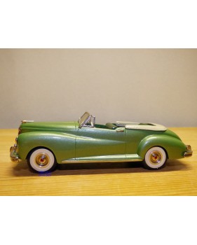 MINI MARQUE cs21a , Packard Clipper by Darrin for Errol Flynn onvertible 1941  neuf    BO 