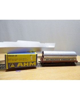 AHM ( Roco ) 5428 B , original wagon à vinaigre   Milwaukee Vinegar Co.    neuf     BO