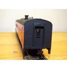 IHC  2394-1,  voiture restaurant ( smooth side diner  ) N° 127   SP  Daylight   neuf    BO 