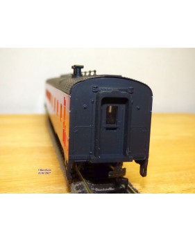 IHC  2394-1,  voiture restaurant ( smooth side diner  ) N° 127   SP  Daylight   neuf    BO 