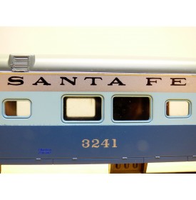 RIVAROSSI  2635,  voiture de queue ( smooth side tail car )   SANTA FE    AT&SF  N°:  3241  Super Chief      neuf    BO