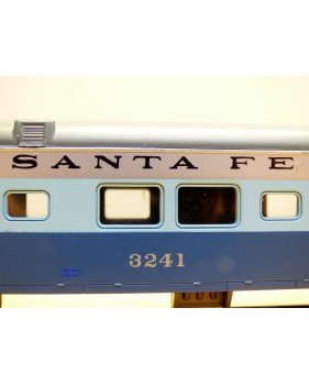 RIVAROSSI  2635,  voiture de queue ( smooth side tail car )   SANTA FE    AT&SF  N°:  3241  Super Chief      neuf    BO