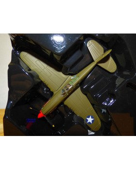 MATCHBOX 92107, CURTISS P40-E Warhawk Flying Tigers  neuf BO  1/72  