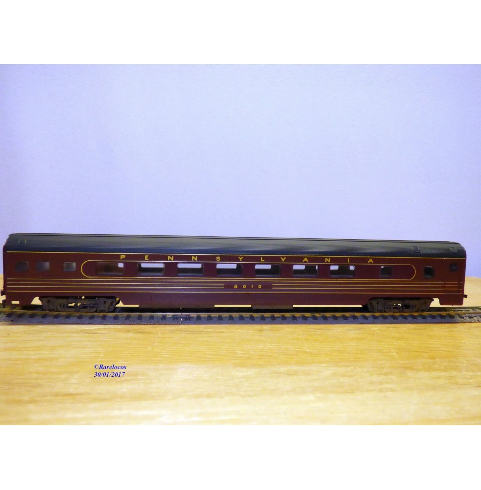 IHC  6861, voiture grandes lignes coach ( smoothside coach ) N°! 4010   PRR   neuf   BO 