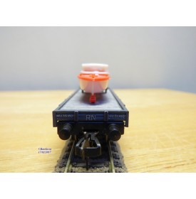 ELECTROTREN  1017, wagon plat chargé d' un canot hors bord sur remorque    RENFE  BO