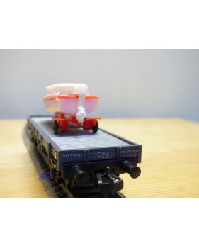 ELECTROTREN  1017, wagon plat chargé d' un canot hors bord sur remorque    RENFE  BO