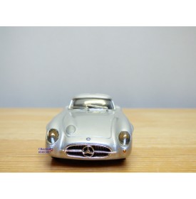 NEWCON 4-82, Mercedes Benz 300 SLR Ühlenhaut  Neuf  BO 