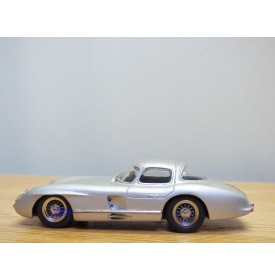 NEWCON 4-82, Mercedes Benz 300 SLR Ühlenhaut  Neuf  BO 