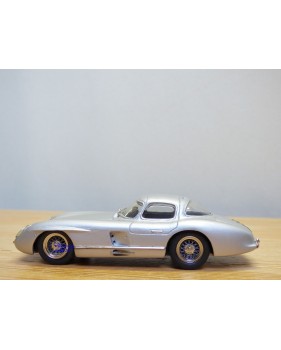 NEWCON 4-82, Mercedes Benz 300 SLR Ühlenhaut  Neuf  BO 