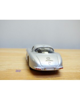 NEWCON 4-82, Mercedes Benz 300 SLR Ühlenhaut  Neuf  BO 