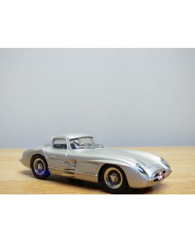 NEWCON 4-82, Mercedes Benz 300 SLR Ühlenhaut  Neuf  BO 