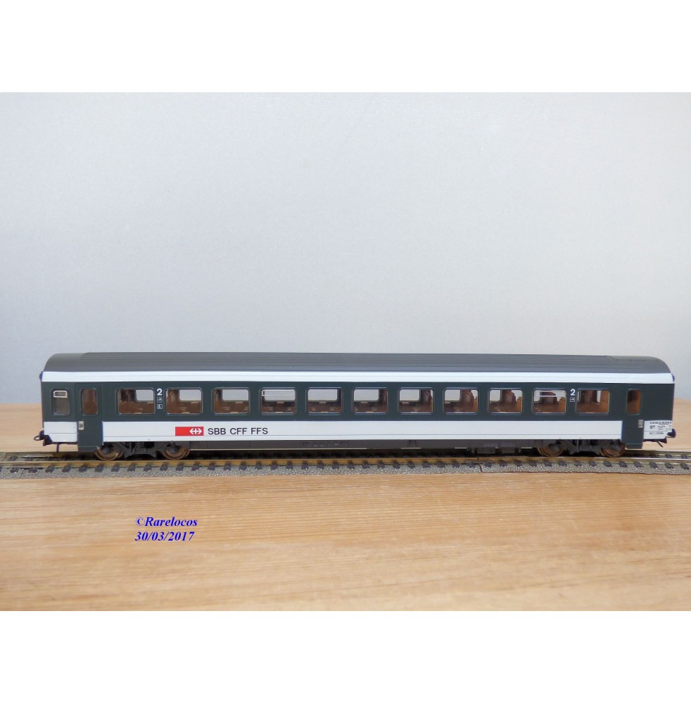 ROCO 44472, voiture grandes lignes à couloir central  type B  2 Kl.   SBB   BO 