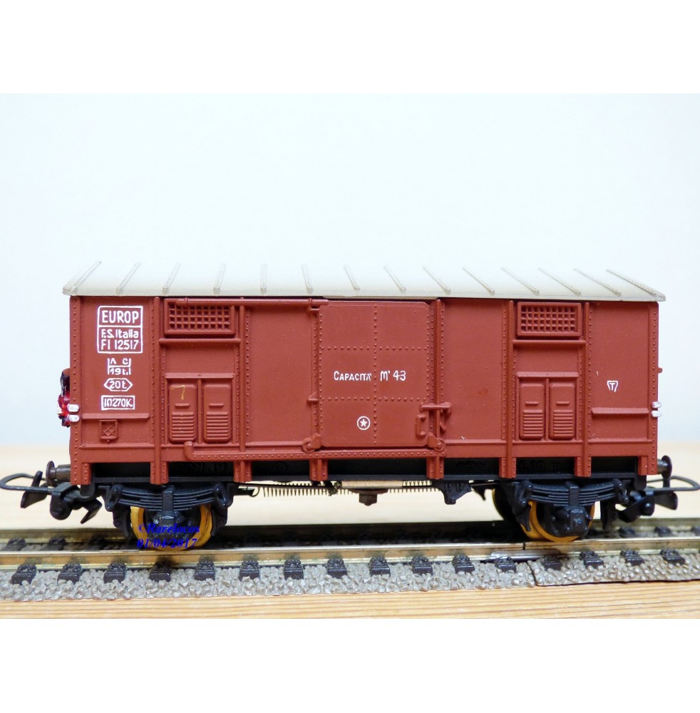 POCHER 310 / 2, rare wagon couvert type F  avec feu de fin de convoi  FS   neuf  BO
