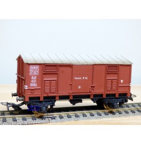 POCHER 310 / 2, rare wagon couvert type F  avec feu de fin de convoi  FS   neuf  BO