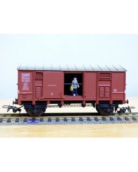 POCHER 304 / 2, rare wagon couvert type F avec personnage   FS  neuf   BO