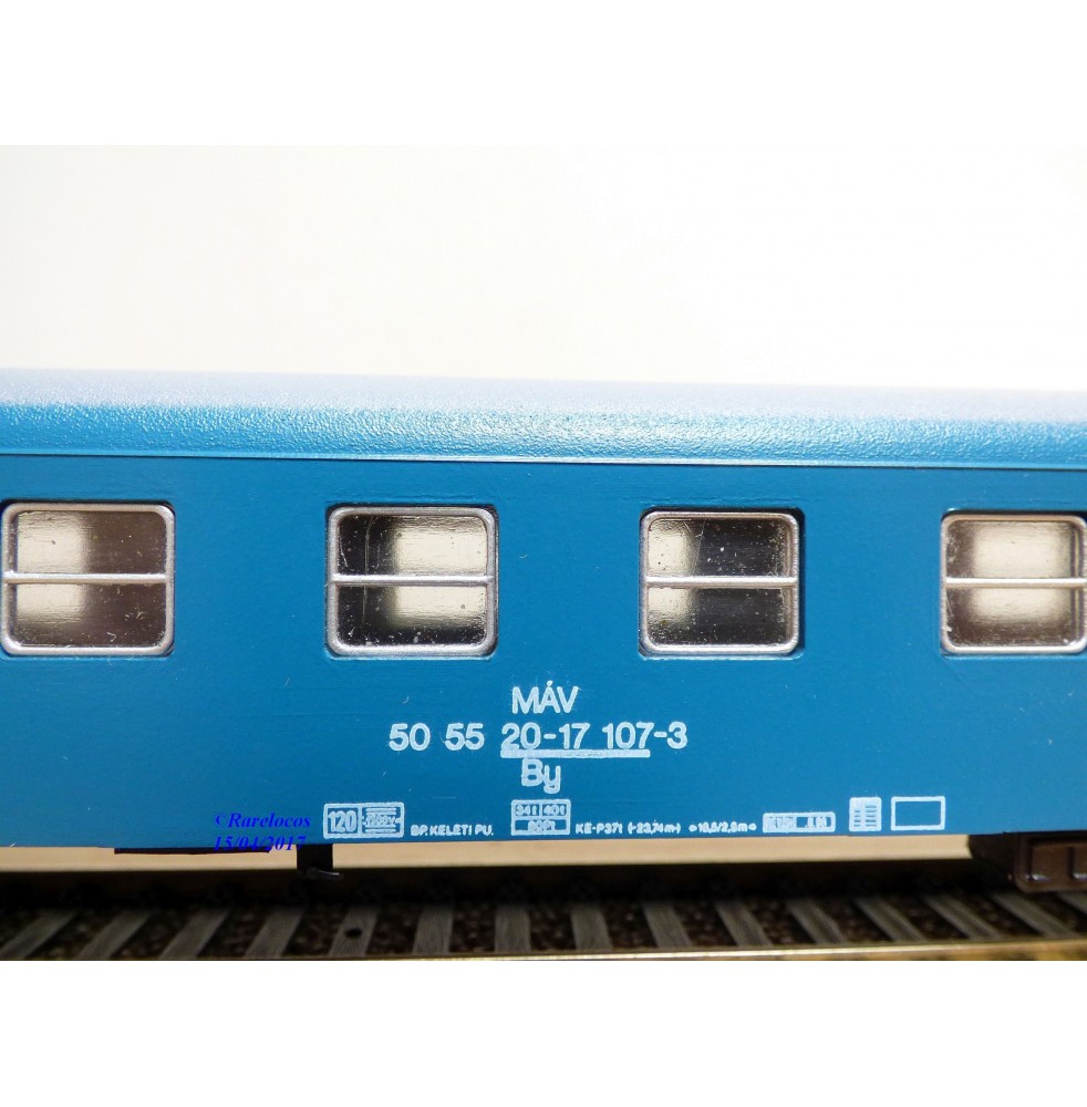 LE3175 FUGGERTH Train Ho Voiture voyageurs MAV By Zolo 2ème classe vert