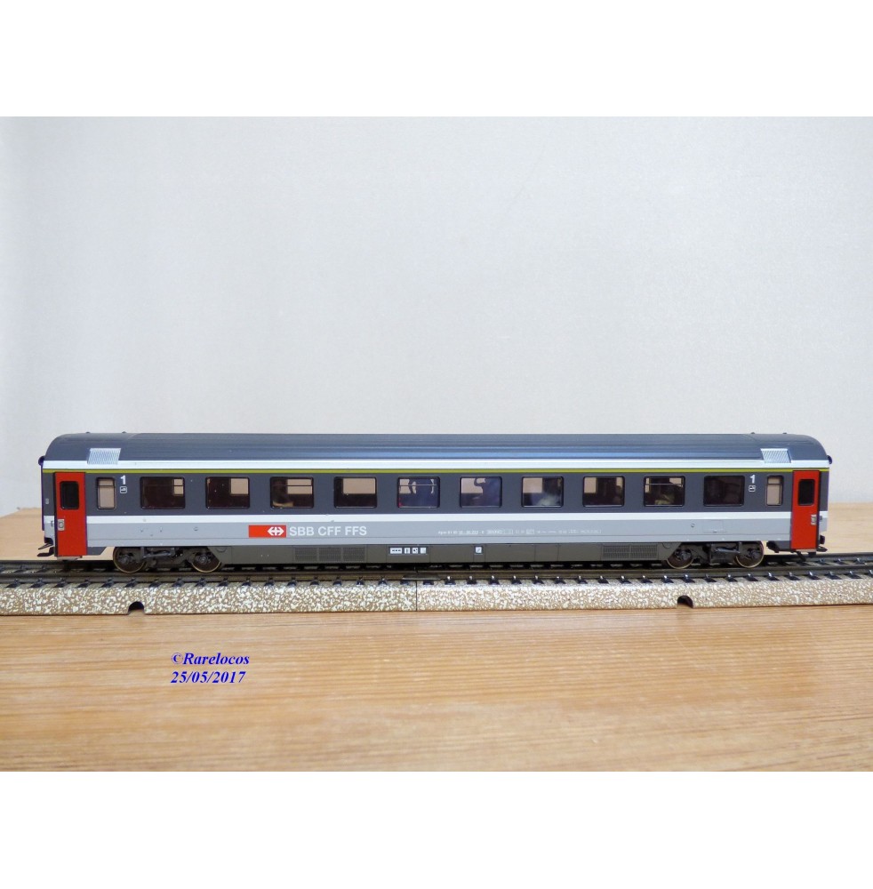 Märklin 4032 voiture grandes lignes A4ümg à feux de fin de convoi 1 Kl. DB BO