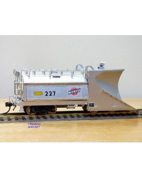 OVERLAND (OMI ) 3836,  chasse neige  ( Snow Plow )  Chicago & Northwestern  C&NW     BO