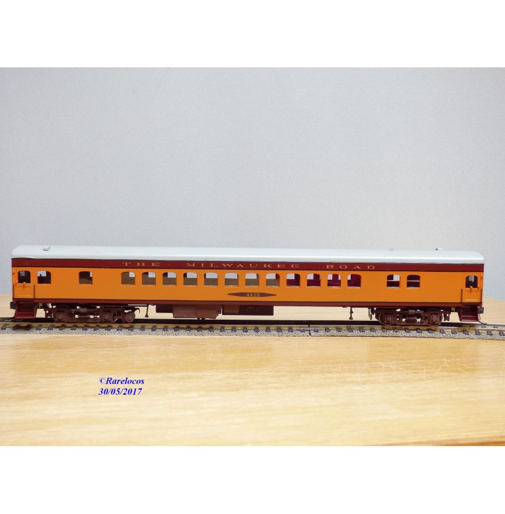 Overland Models ( OMI ( Overland ) Ajin 3110, voiture grandes lignes ( coach car ) N°: 4423Hiawatha  Milwaukee Road     BO