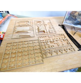 FUJIMI wa13,  char  chasseur de char  allemand  ELEPHANT   Neuf   BO  1/76