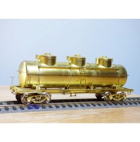 OVERLAND (OMI ) / AJIN   3132,  wagon citerne à bogies ( ACF Triple  Dome Tank Car )  8000 gallons  neuf    BO
