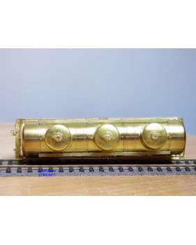OVERLAND (OMI ) / AJIN   3132,  wagon citerne à bogies ( ACF Triple  Dome Tank Car )  8000 gallons  neuf    BO