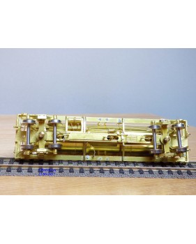 OVERLAND (OMI ) / AJIN   3132,  wagon citerne à bogies ( ACF Triple  Dome Tank Car )  8000 gallons  neuf    BO