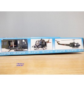 ITALERI 1247, Hélicoptère  UH-1D  " Slick "   Neuf   BO 1/72