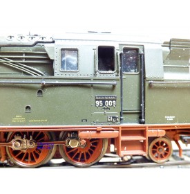 PIKO  ( pour Märklin )  50239, locomotive tender 151 T  série ( Br ) 95   DR     BO