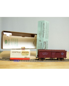 CENTRAL VALLEY  B 911, wagon couvert ancien en bois Detroit, Grand Haven and Milwaukee   BO