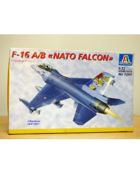 ITALERI 1204,  chasseur bombardier   F-16  A/B  NATO  FALCONBO   Neuf 1/72