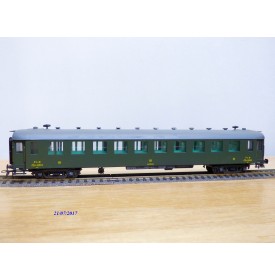 France Trains  240s,  voiture OCEM entièrement soudée 3 Cl. à portes sanitaires type C 10    PLM   neuf   BO