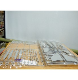 REVELL 85 2326 REYNARD VISTEON 1/25 BO