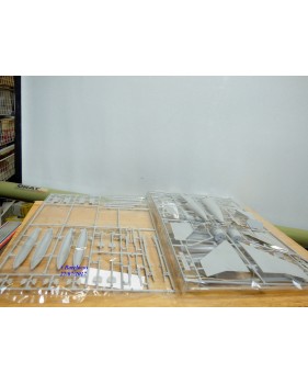 REVELL 85 2326 REYNARD VISTEON 1/25 BO