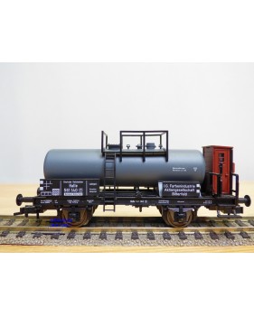 FLEISCHMANN 5440  K,  wagon citerne ancien  à plate forme de serre freins  I.G.Farben   DR  neuf    BO