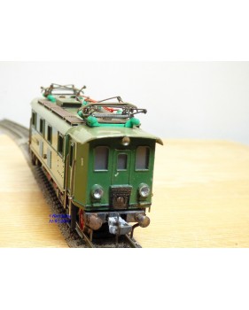 FLEISCHMANN  1332-2,  loco électrique 1C1 à bielles série E 32 DB 