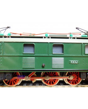 FLEISCHMANN  1332-2,  loco électrique 1C1 à bielles série E 32 DB 