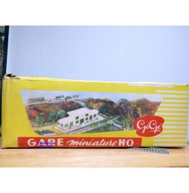 Gégé  ????, gare éclairée en 3 éléments juxtaposables  BO 