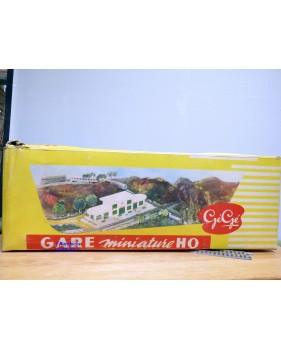 Gégé  ????, gare éclairée en 3 éléments juxtaposables  BO 