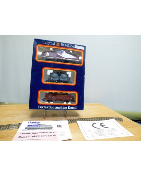 PIKO  0724,   coffret BR 110 et 2 wagons DR    BO 