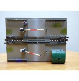Märklin 457, passage à niveau mécanique avec feu rouge  BO